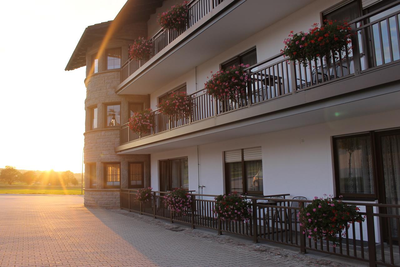 Landhotel Kastanienhof Georgenberg Экстерьер фото